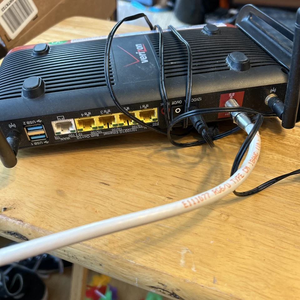 Verizon FIOS Actiontec MI424WR Rev I Wireless Router Cable Modem w/ power supply - Image 3 of 3