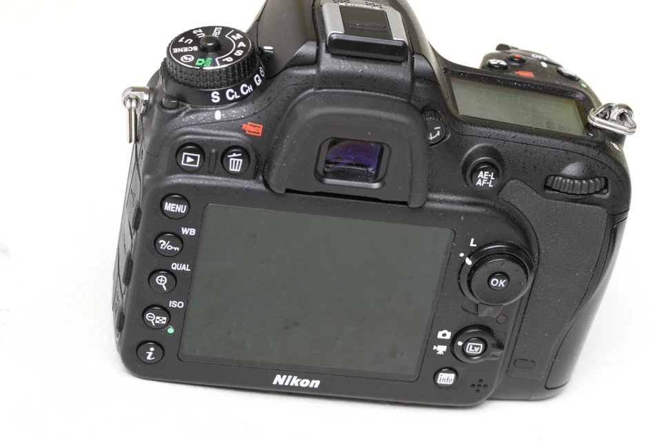 Nikon D7100 24.1MP Digital SLR Camera [SC 10K] Black Body with charger and strap - Image 2 of 4