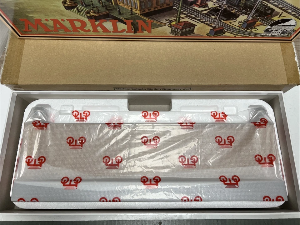 MTH 10-1031 MARKLIN #2036 LEIPZIG STATION ADD ON BOUNDARY WALL - BRAND NEW IN OB - Image 2 of 4