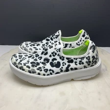 OOfos OOmg Eezee Low Recovery Shoes Womens Size 8 Snow leopard Sneakers 11152021