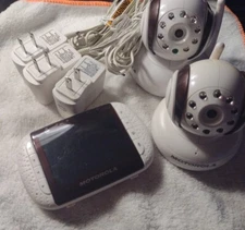 Motorola MBP36 Wireless Video Baby Monitor w/ 3.5-Inch Color LCD - 2 Cameras