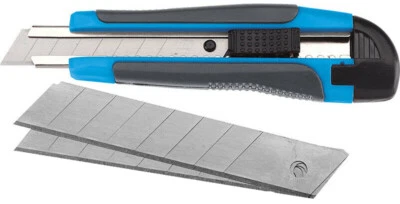 FERVI Taglierino cutter professionale 18 mm guidalama in acciaio + 3 lame in dotazione