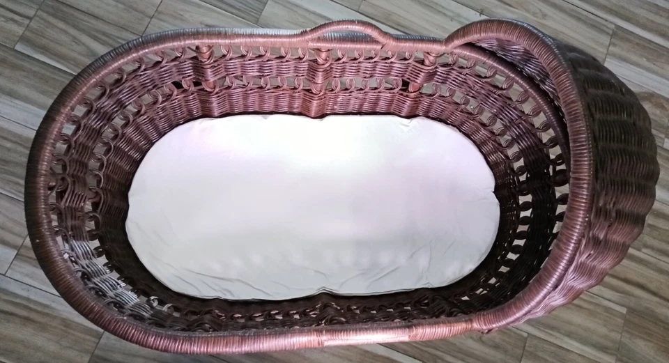Cuna/cuna de mimbre cerámica granero marrón con soporte y colchón recogida local Foto 2 de 4