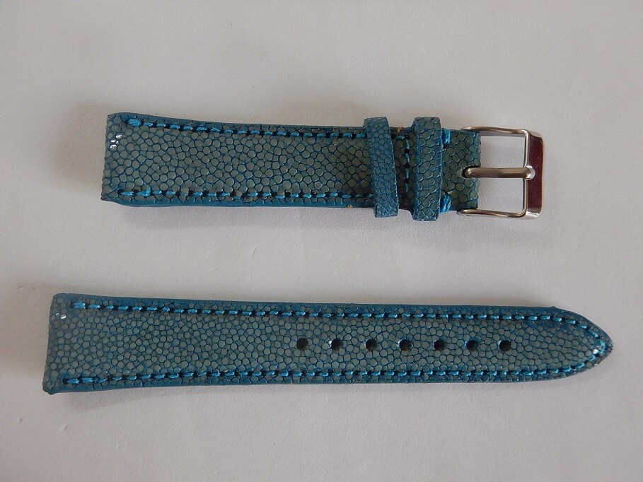 Bracelet galuchat 18mm bleu turquoise : sublimez votre montre au quotidien et en voyage