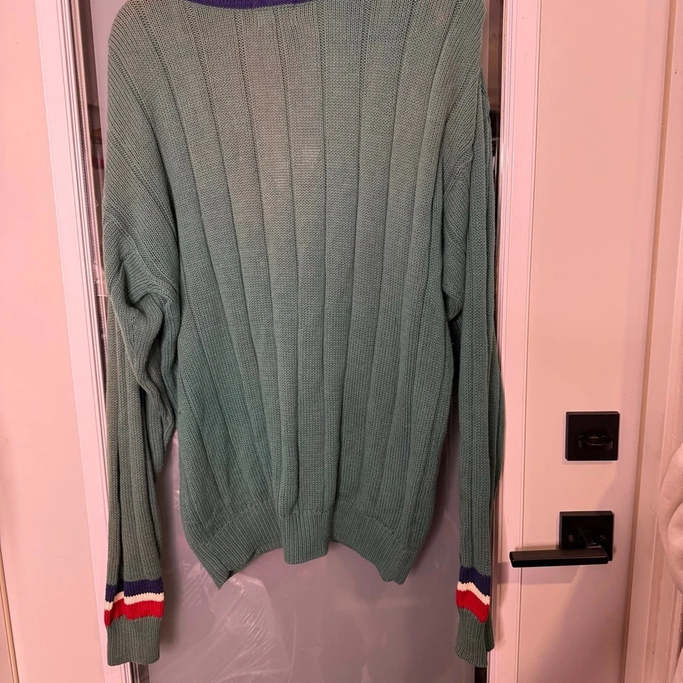 Suéter de Algodón Tejido con Cable Cuello en V Verde Silenciado IZOD De Colección Talla L Borde a Rayas Foto 4 de 4