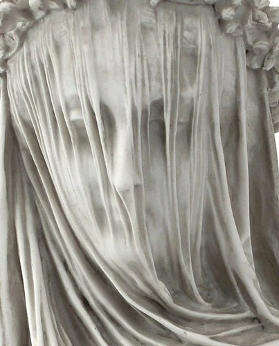 *** NEW *** Haunted looking Ghostly Halloween bust