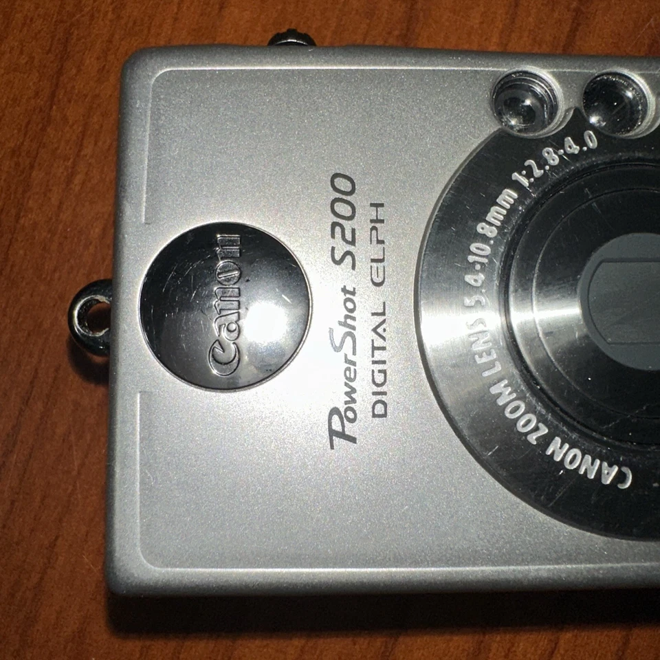 Canon PowerShot S200 Digital ELPH AiAF 2.0 Megapixel Parts Or Repair - Image 2 of 4