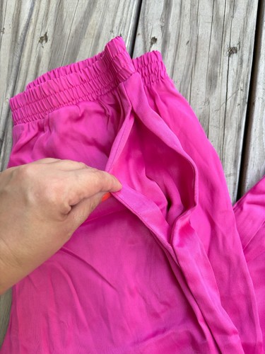 Forever 21 Pink Satin Pull On Wide Leg Pants Size Medium NWT Pockets - Picture 3 of 5