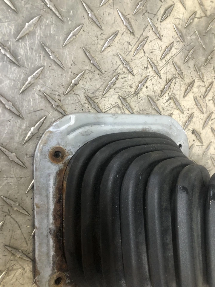 Напольные сапоги в сборе 1993-1998 Toyota T100 проверенные оригинальные - Изображение 2 из 4