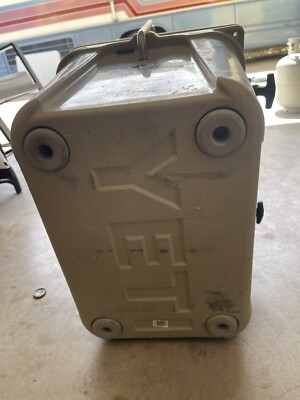 YETI Cooler - Roadie 20 Hard Cooler - Desert Tan with Handle