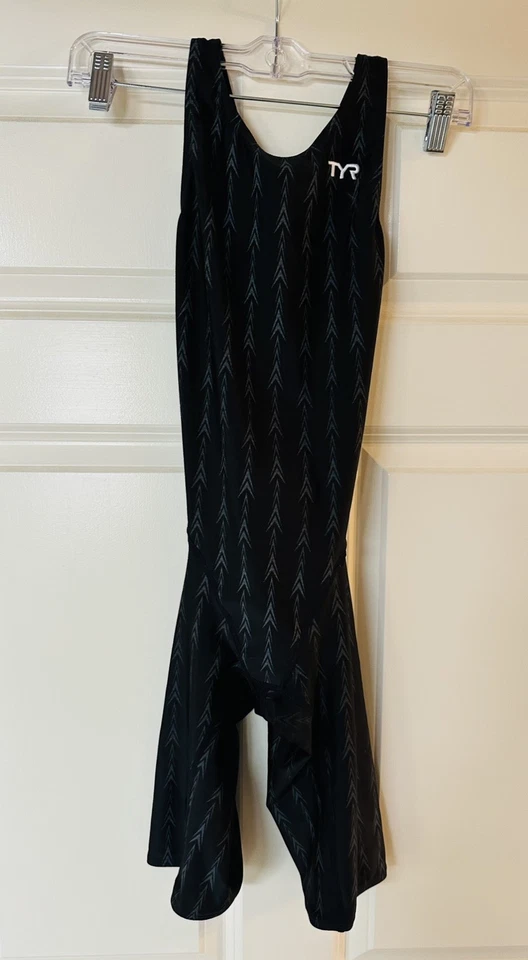 Traje técnico de natación competitivo TYR para mujer Solid Fusion 2 espalda abierta talla 32. Foto 4 de 4