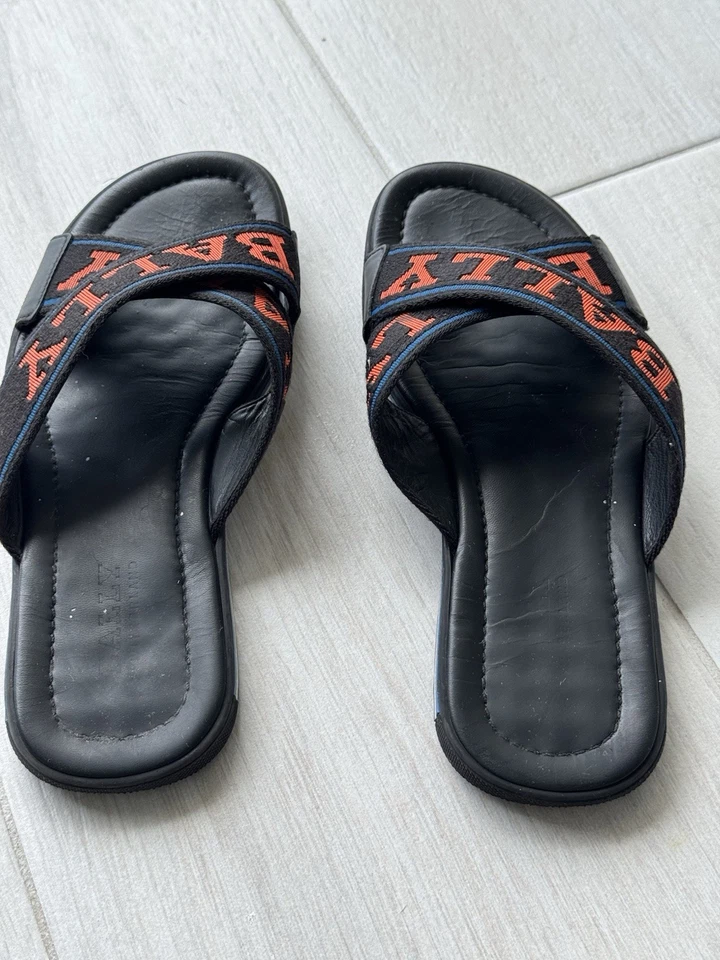 Sandalias Bally Logo Correa Cruzada Nuevas en Caja Talla US 7 / EU6 Medianas Foto 2 de 4