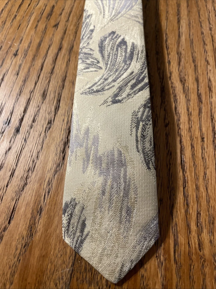Corbata ajustada de seda Paco Rabanne Paris de colección usada en excelente estado plumas abstractas Foto 2 de 4