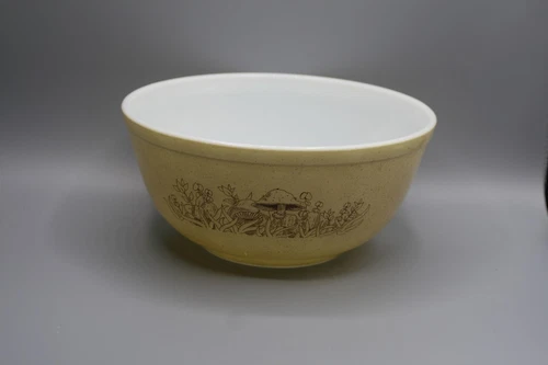 Pyrex Forest Fancies 403 Mixing Bowl, 2.5 Qt GA