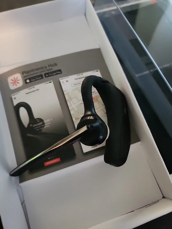 Plantronics 203500-105 Voyager 5200 (FAULTY Pls Read Advert) - Image 2 of 4