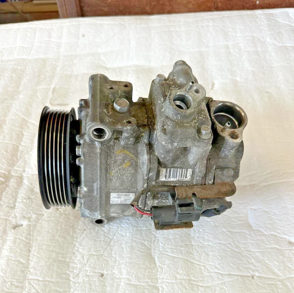 Land Rover LR3 2005-2009 4,0 V6 compresor de aire acondicionado a través de VIN 9A506757 Foto 2 de 4