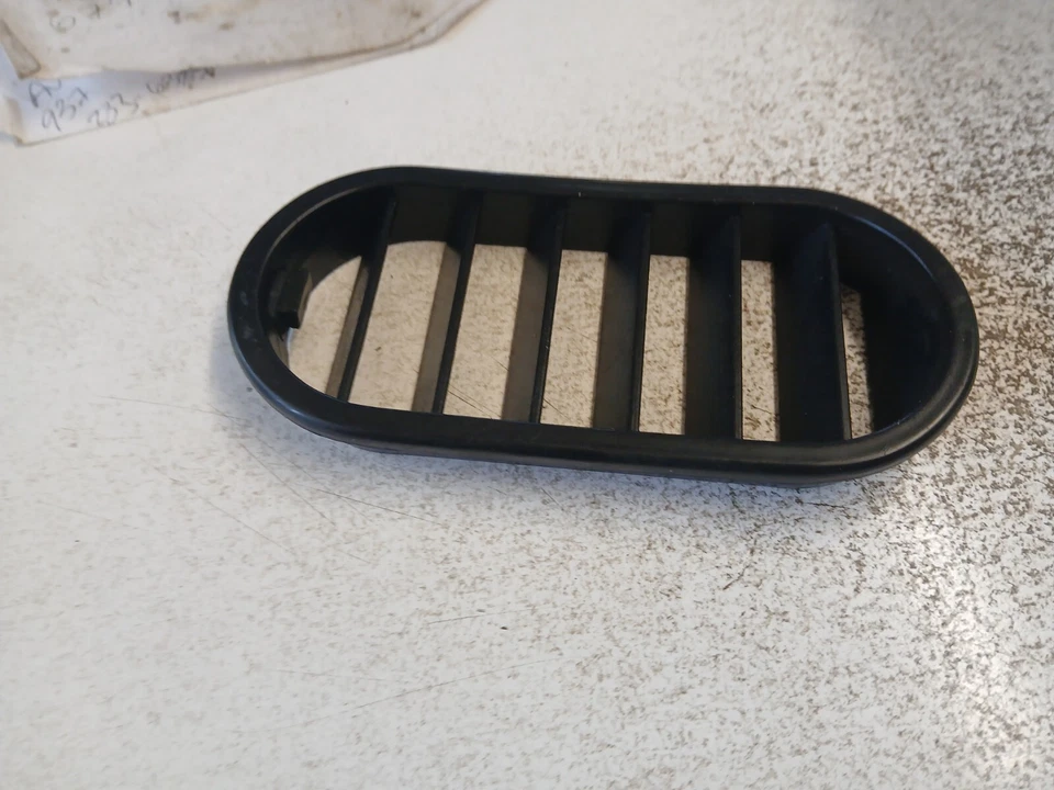 Вентиляционная решетка двери Porsche 924 944 968 1 ТОЛЬКО 477819175 - Изображение 2 из 4