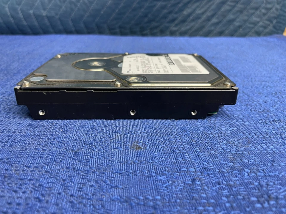 IBM Ultrastar 18.2GB Internal HDD DDYS-T18350 10k RPM 3.5" 80P Ultra3 SCSI Drive - Image 3 of 4