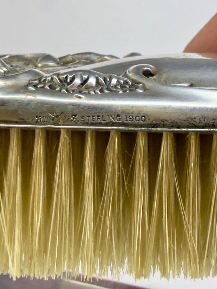 LINDO CONJUNTO DE 3 PINCÉIS DE ROUPAS R. WALLACE & SONS FLOR PRATA ESTERLINA, C.1900 - Imagem 2 de 4