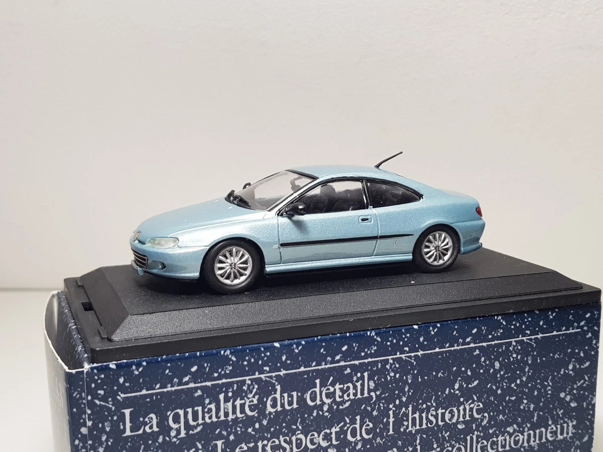 Miniature HECO 1/43 – Peugeot 305 Commerciale Tôlée Bleue – Très Bon état