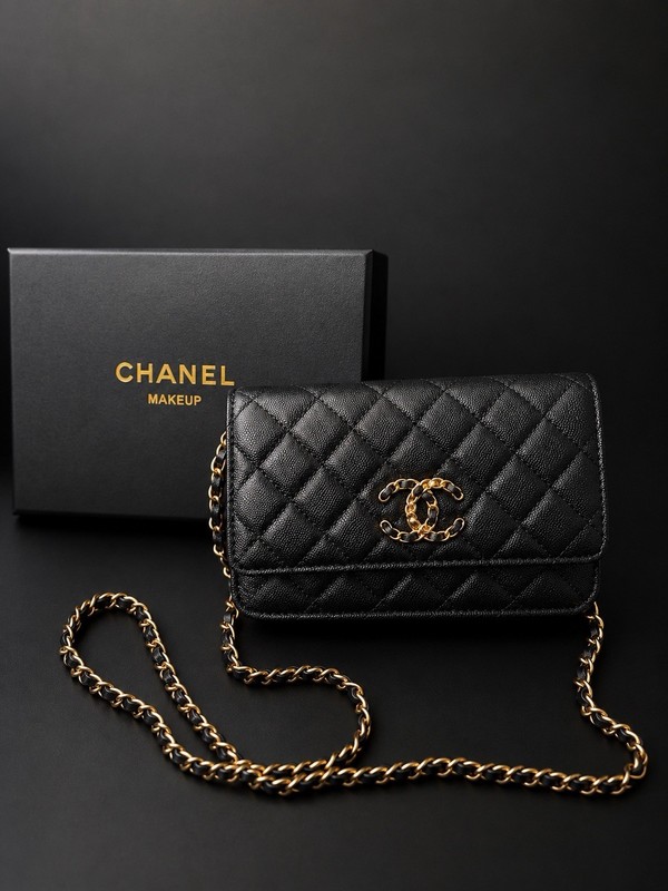 Chanel beaute makeup bag cosmetic VIP quilted leather Wallet On Chain Purse