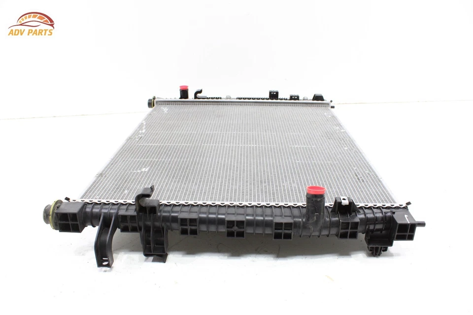 Buick Enclave 2018-2023 motor 3,6 L refrigerante refrigeración radiador OEM Foto 2 de 4