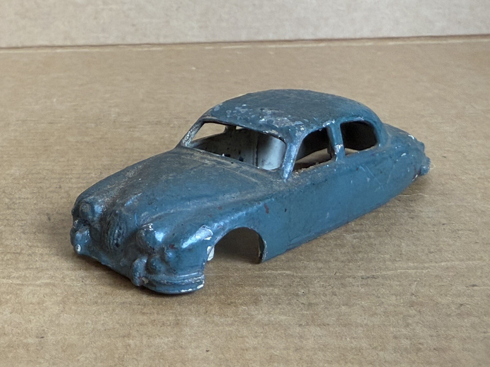 Corgi 208, Jaguar Saloon - Free Price Guide & Review