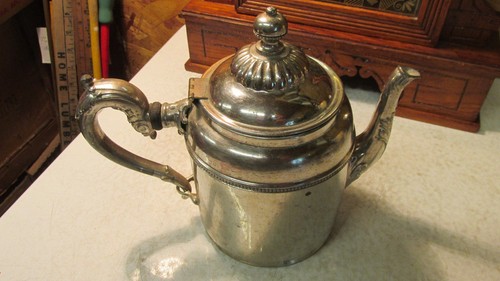 1899 Manning Bowman Nickel Plated Teapot - Picture 2 of 5