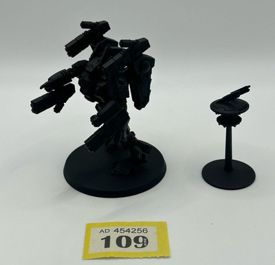 Warhammer 40K Tau Empire Commander Battlesuit - GW