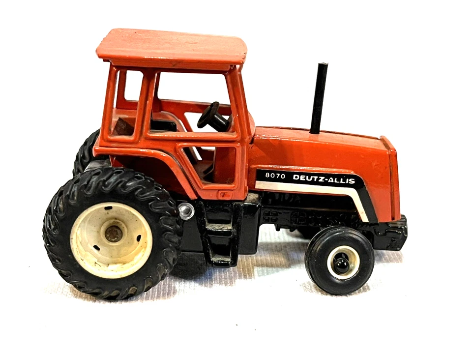 Lot of 6 Ertl 1/64 Scale Deutz Allis Chambers Tractors - Diecast - Image 3 of 4