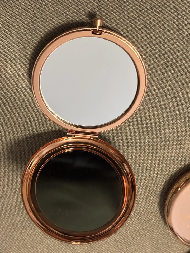 Compact Handbag Mirror in velvet pouches job lot of 40 - various engravings. - Image 4 of 4