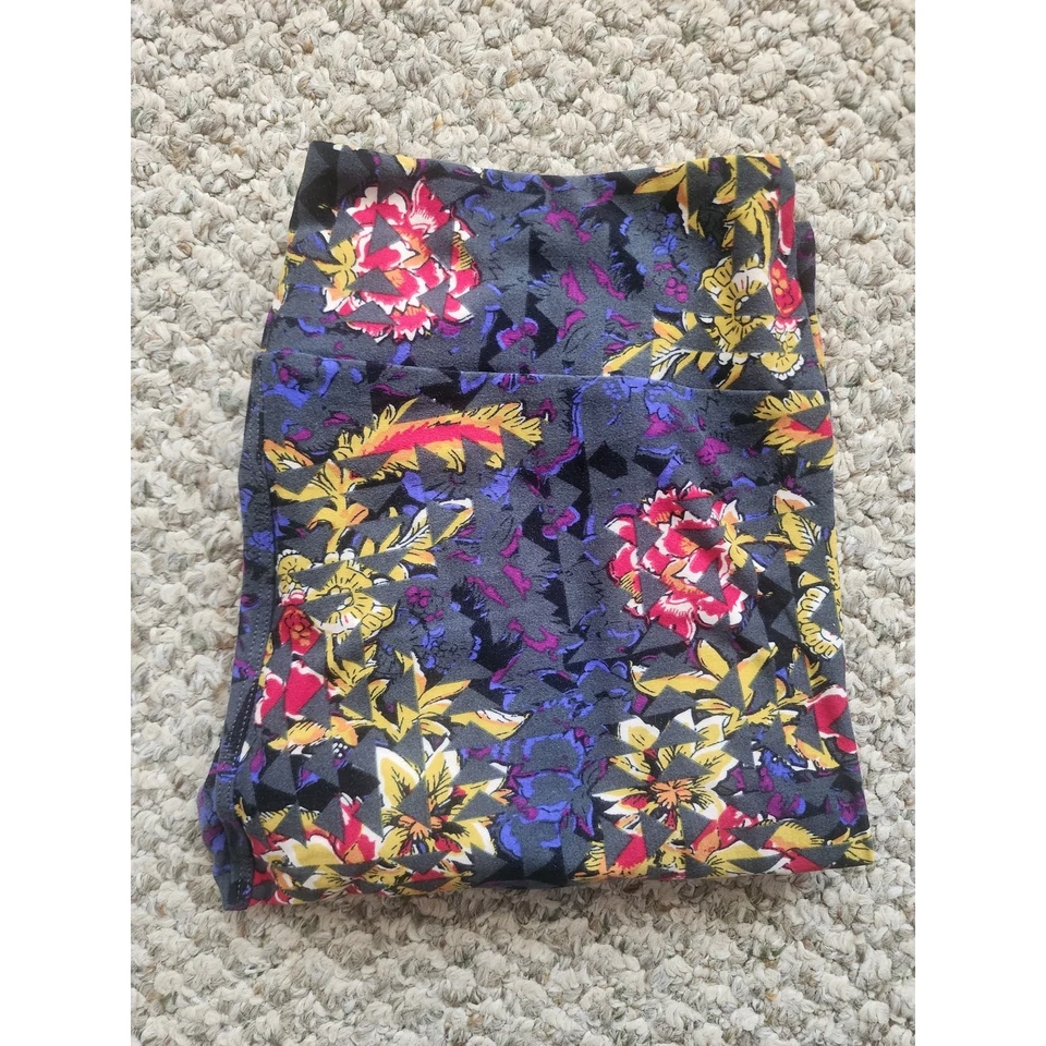 Lote de 4 Leggings Lularoe Alto y Curvilíneo Estampado Geométrico y Abstracto Foto 3 de 4