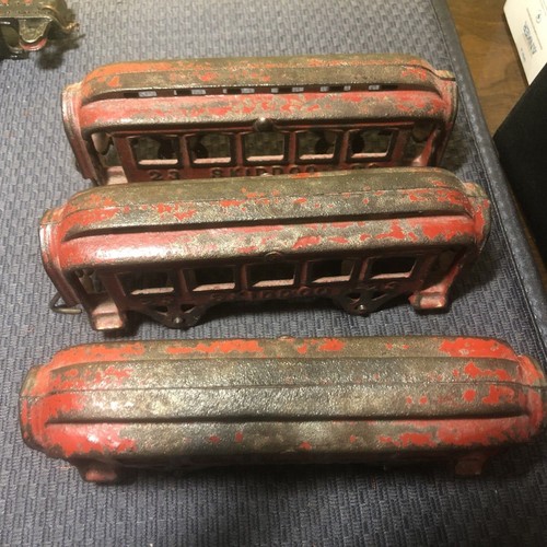 ANTIQUE Early 1900s SKIDDOO CAST IRON TOY TRAIN ENGINE AND COACHES🔥