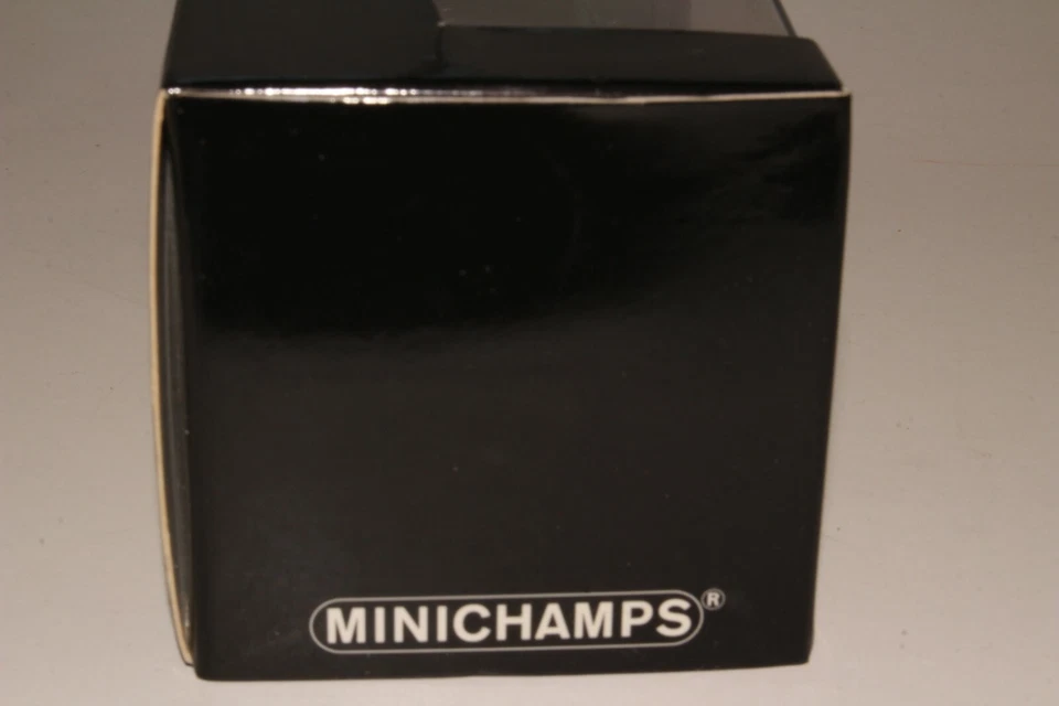 Minichamps 1999 Volvo S 80 Sedan, 1/43 Scale Boxed - Image 4 of 4