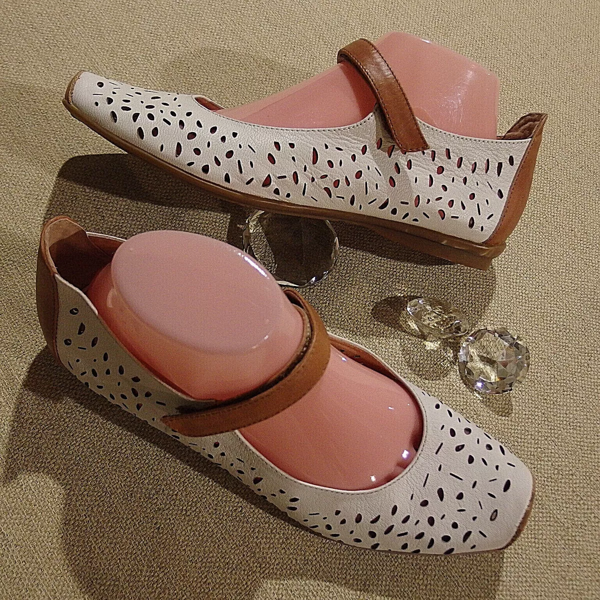 Effegie White Tan Leather Hole Punched Women s Mary Jane Style
