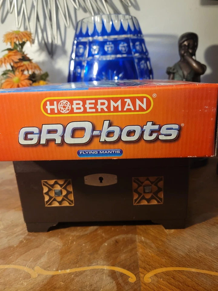 Hoberman Flying Mantis Grobots Build & Control Transforming Robot  - Image 3 of 4