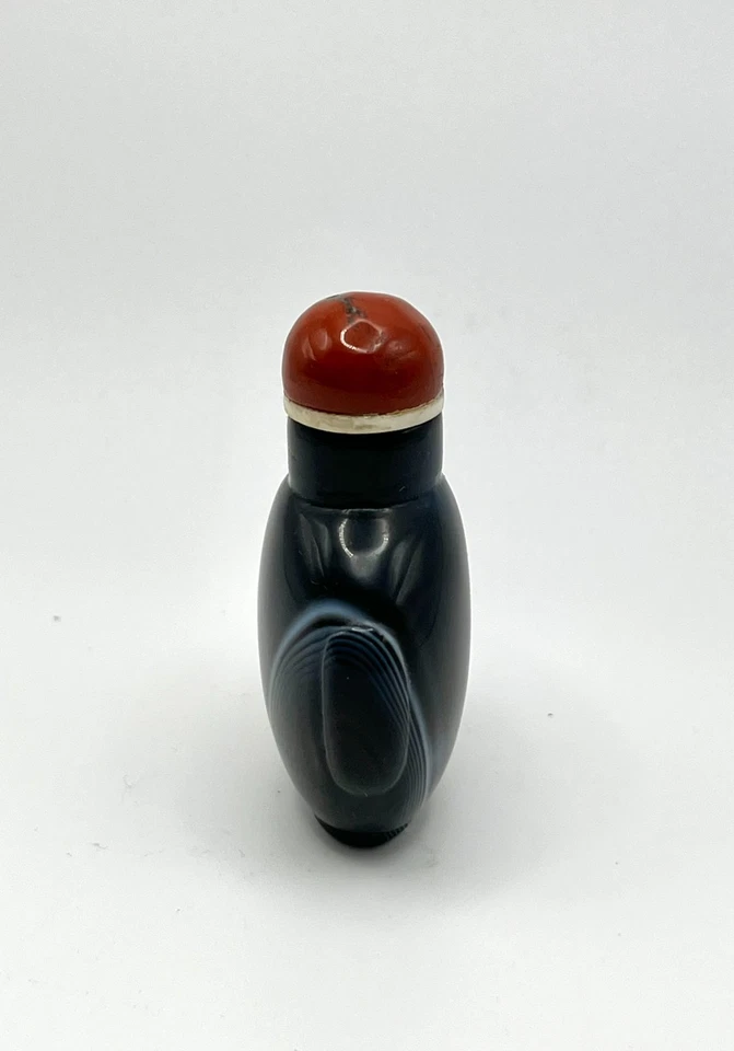 Botella de tabaco de ágata negra vintage con interesantes bandas blancas Foto 3 de 4