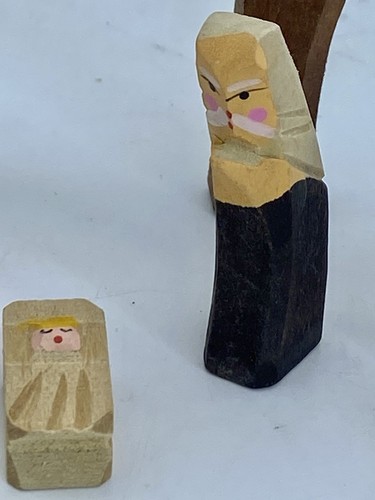 Childs Nativity Set Carved Wood Miniature Crèche 8 Pc Jesus Mary Joseph Wisemen - Picture 7 of 9