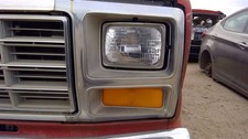 Faro izquierdo conductor rejilla cromada compatible con 80-81 BRONCO 558299