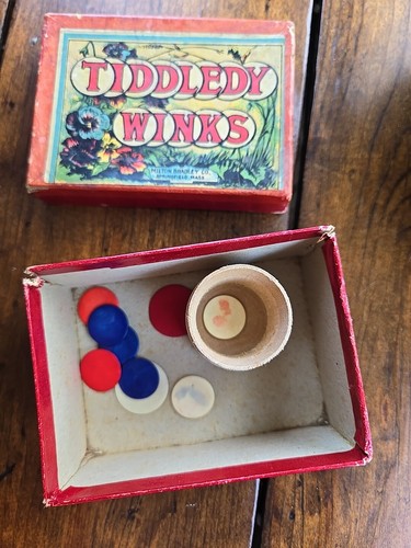 Antique TIDDLEDY WINKS Milton Bradley game Wood Shaker Cup 1920s Tiddly - Picture 2 of 5