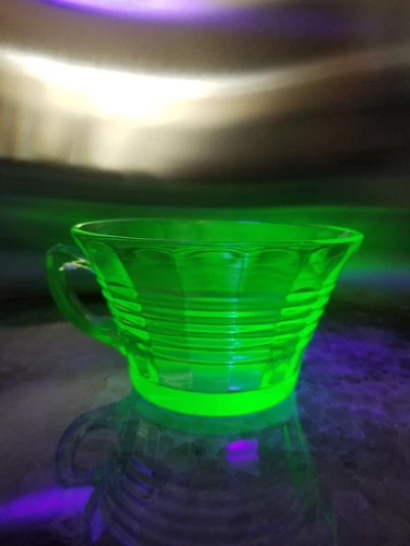 Glass Tea Cup * Anchor Hocking * Circle Green * Uranium Depression Glass * 0397