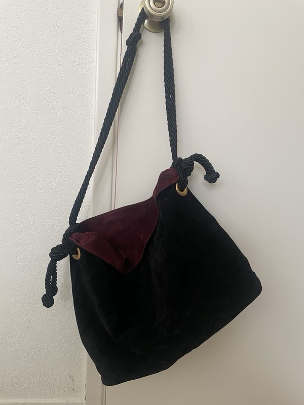 Donna Karan New York Vintage Suede Black Shoulder Bag w/Scarlett inside 