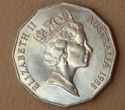 * 1988 "BICENTENNIAL" 50 CENT CIRCULATED DECIMAL #AAA81 - Picture 2 of 6