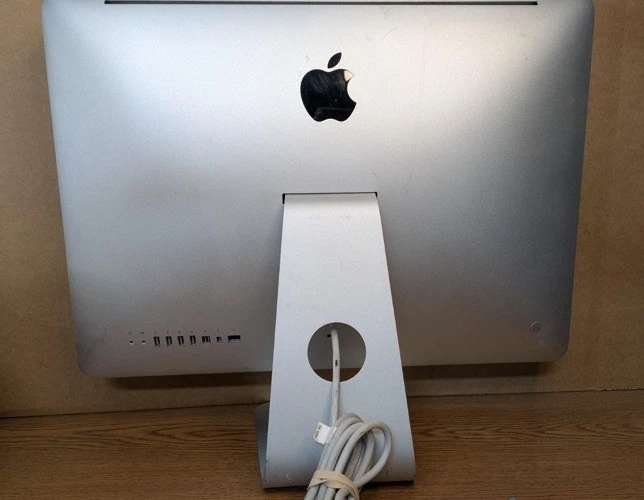 Apple iMac A1311 2010 21.5" 2.5GHz Intel Core 2 Duo 4GB RAM 500GB HDD osx10.13.6 - Image 4 of 4