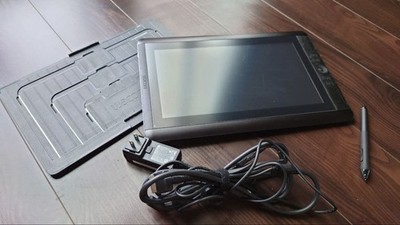 Wacom Cintiq 13HD Pen Display Graphics Tablet with Stand Pen Cable