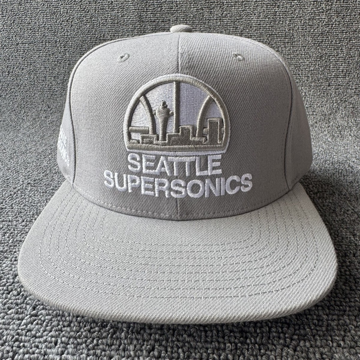 Mitchell & Ness Seattle SuperSonics Gray Snapback Cap Hat