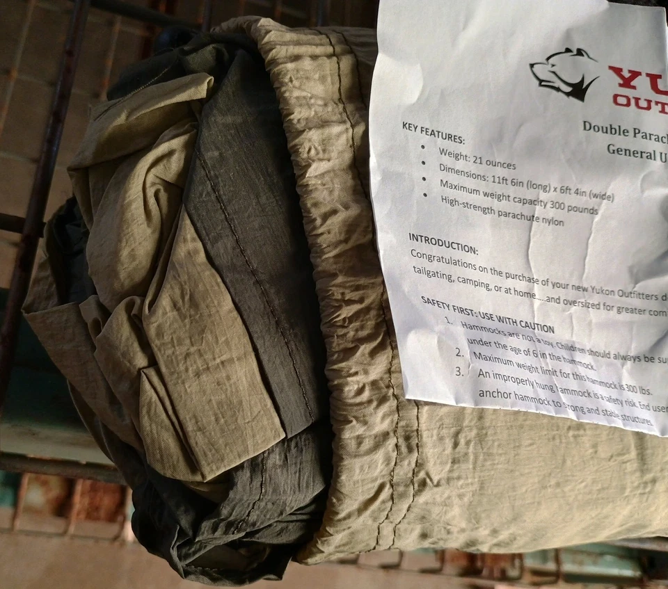 Hamaca de campamento de nailon verde Yukon Outfitters doble paracaídas con correa Ohuhu Foto 4 de 4