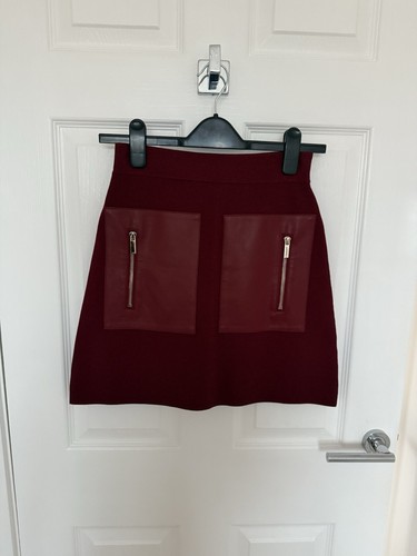 Karen Millen burgunderroter kurzer Strickrock Größe XS passt 6 oder 8 - Bild 2 von 3