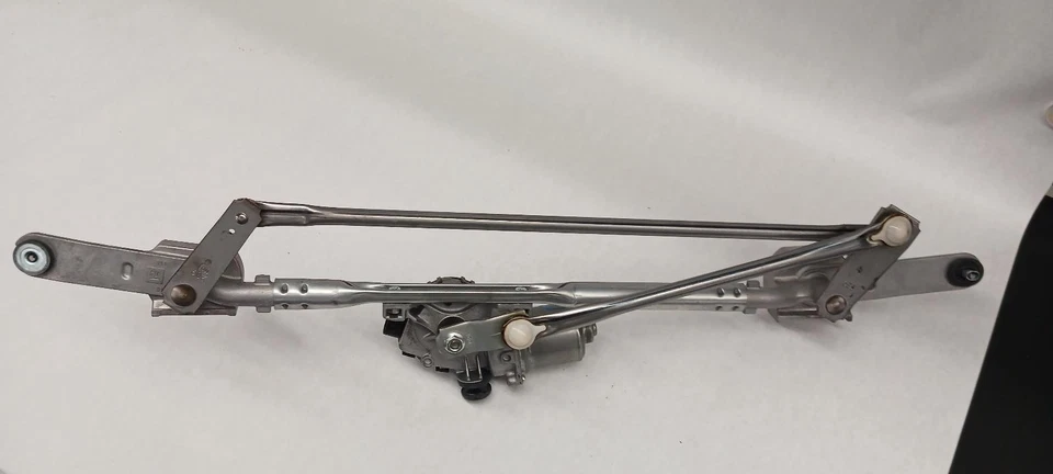 2022 CHEVROLET TRAVERSE Wiper Motor Front w/linkage OEM 18 19 20 21 22 - Image 3 of 4