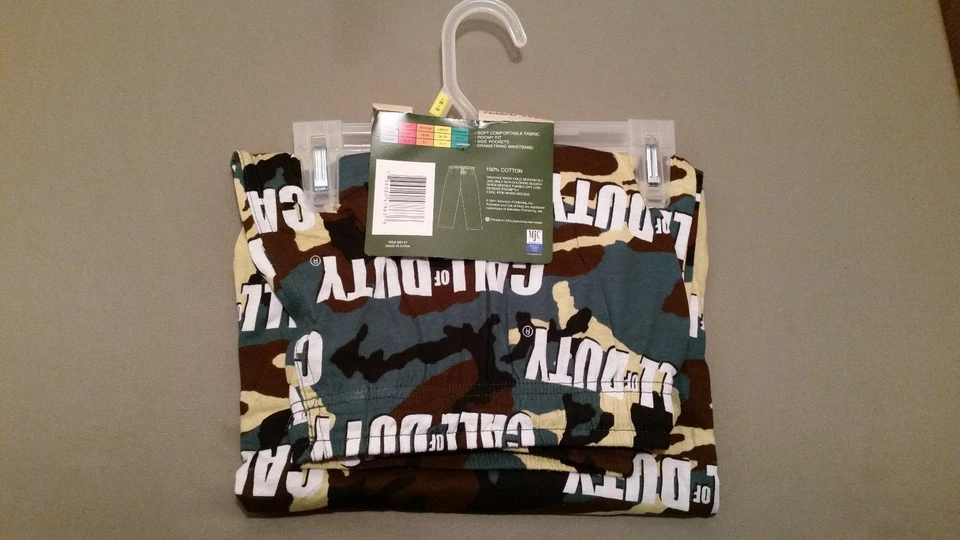 Nuevo pantalón para dormir Call of Duty camuflaje con cordón salón para hombre Foto 2 de 2